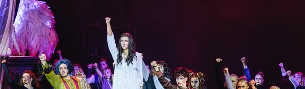 Отгремела премьера спектакля «История любви» народного инклюзивного театра «Параллели»!